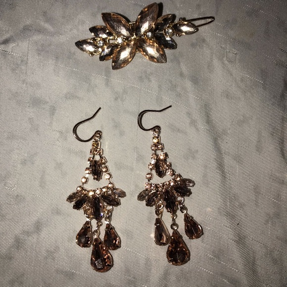 Jewelry - Prom jewelry and hair clip